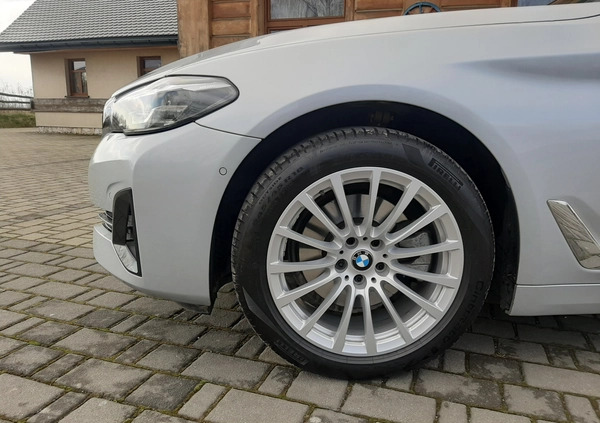 BMW Seria 5 cena 159900 przebieg: 57000, rok produkcji 2021 z Kraków małe 301